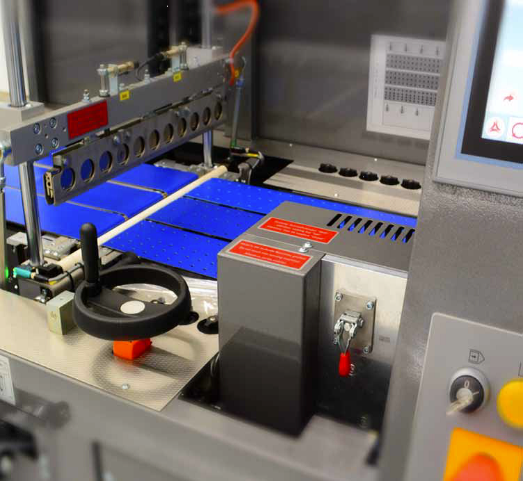Universa 500 Servo Shrink Wrapper