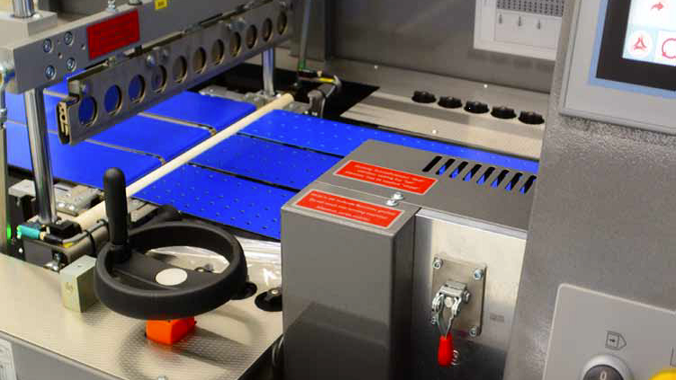 Universa 500 Servo Shrink Wrapper
